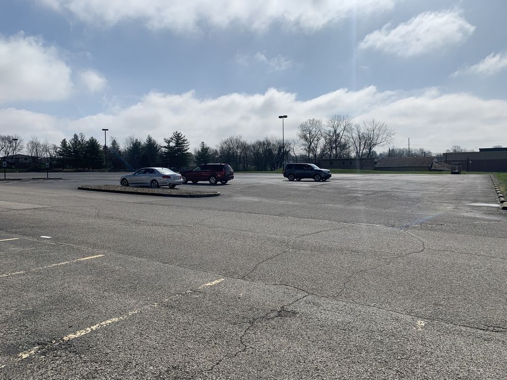 Blackiston Mill Rd Shopping Center: 1418 & 1420 Blackiston Mill Rd, Clarksville, IN 47129